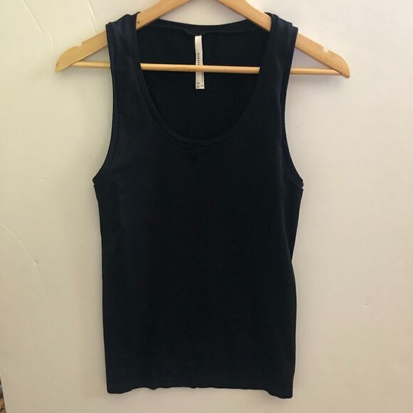 Babaton Women's Sculpt Knit Scoopneck Tank size M/L - Picture 2 of 5